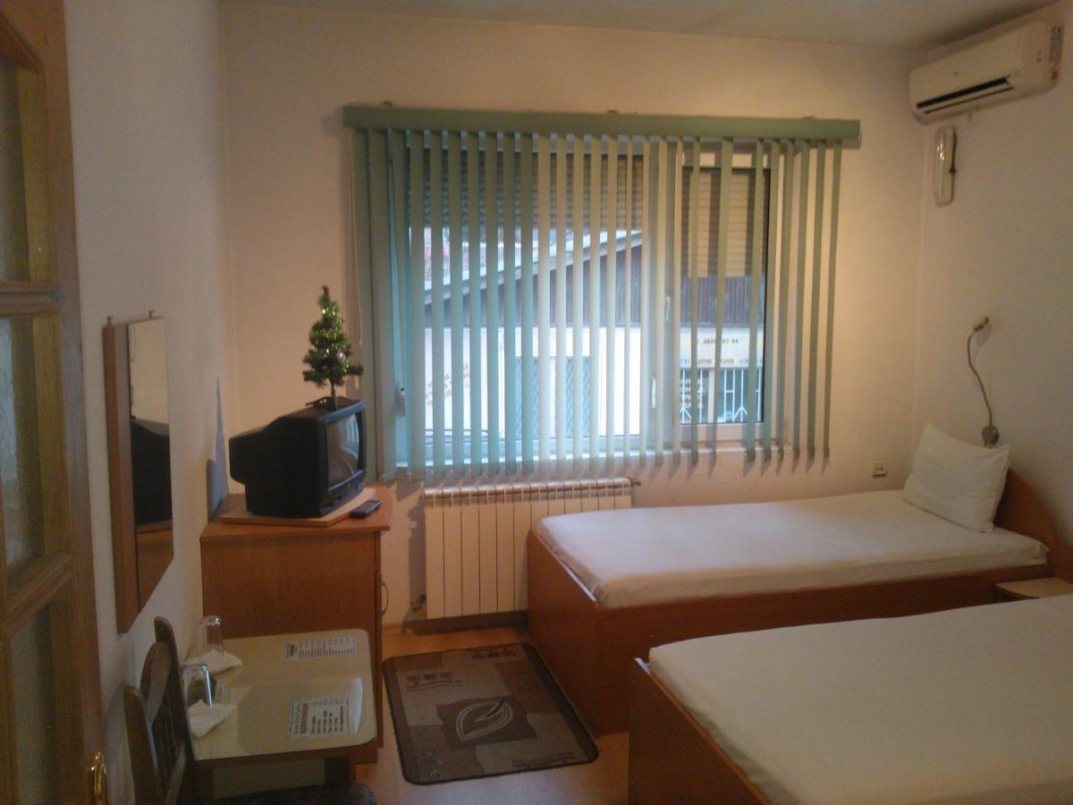 Hotel Tsarevets Asenovgrad Quarto foto